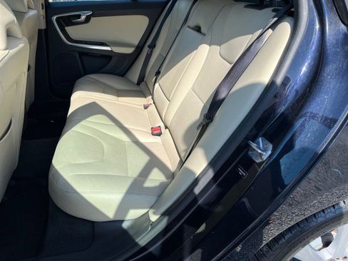 Used 2017 Volvo V60 T5 Premier w/ Convenience Package FWD image 14