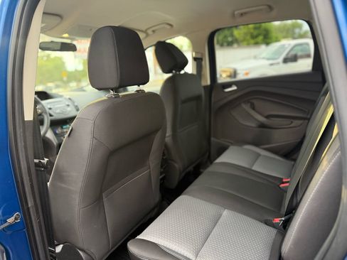 Used 2017 Ford Escape SE w/ SE Cold Weather Package AWD/4WD image 12