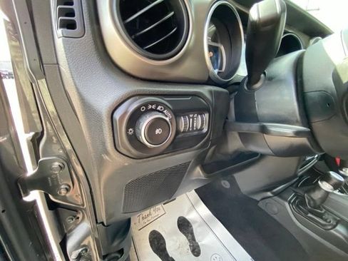 Used 2020 Jeep Wrangler Sport AWD/4WD image 22