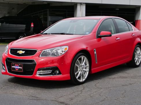 Used 2015 Chevrolet SS RWD image 43