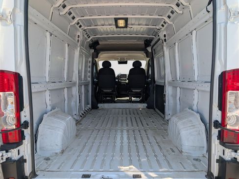 Used 2024 RAM ProMaster 2500 w/ Convenience Group FWD image 13