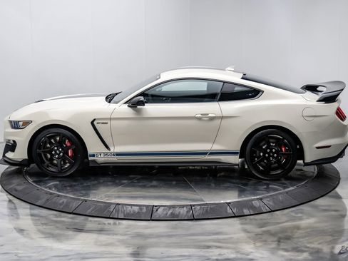 Used 2020 Ford Mustang Shelby GT350R w/ GT350R Equipment Group 920A RWD image 9