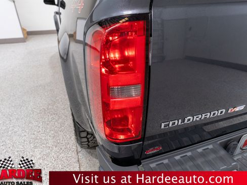 Used 2017 Chevrolet Colorado W/T w/ Custom Special Edition AWD/4WD image 9