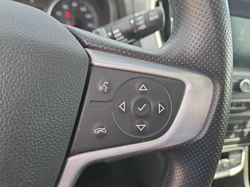 Used 2024 GMC Terrain SLE FWD image 32