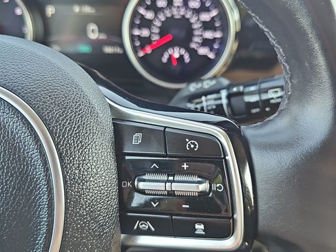 Used 2022 Kia Carnival SX FWD image 32