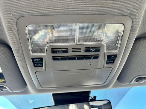 Used 2019 Toyota Highlander XLE image 26