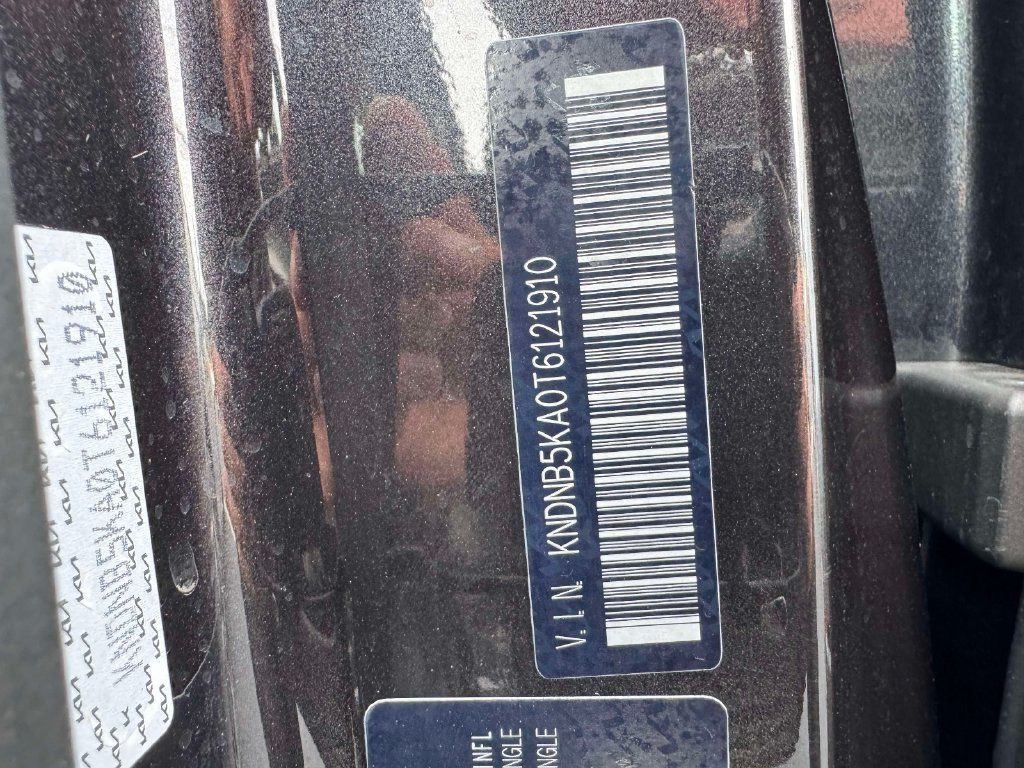 Used 2026 Kia Carnival LXS FWD image 32