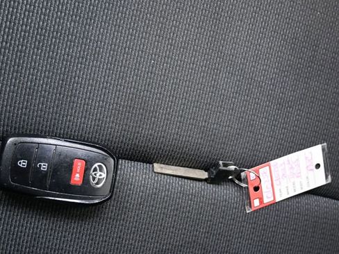 Used 2023 Toyota Prius LE FWD image 27
