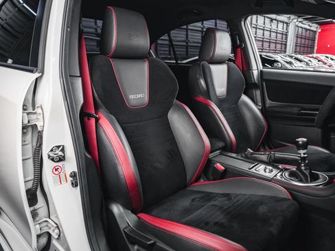 Used 2018 Subaru WRX STI Type RA AWD/4WD image 53