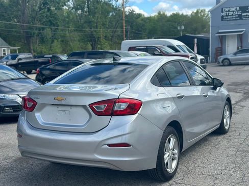 Used 2018 Chevrolet Cruze LS FWD image 4