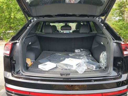 New 2026 Volkswagen Atlas Cross Sport SEL R-Line AWD/4WD image 8