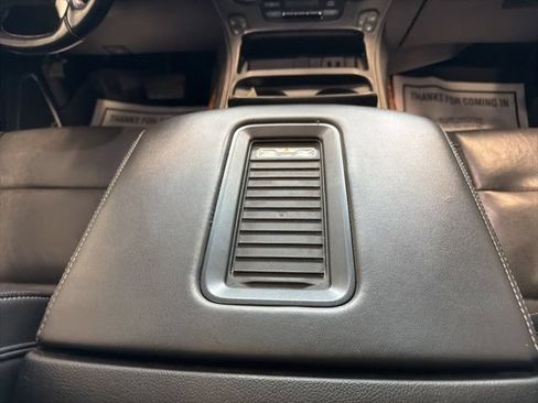 Used 2018 Chevrolet Suburban Premier AWD/4WD image 35