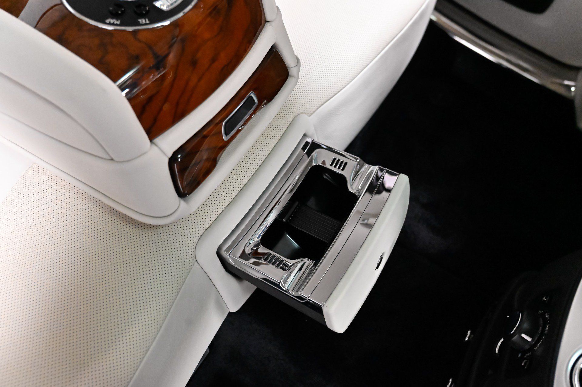 Used 2012 Rolls-Royce Ghost RWD image 48