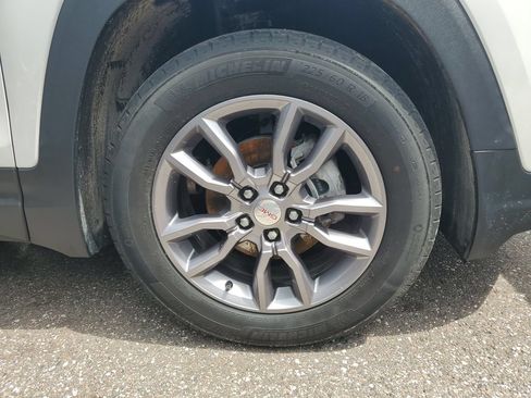 Used 2023 GMC Terrain SLT w/ LPO, Floor Liner Package AWD/4WD image 5