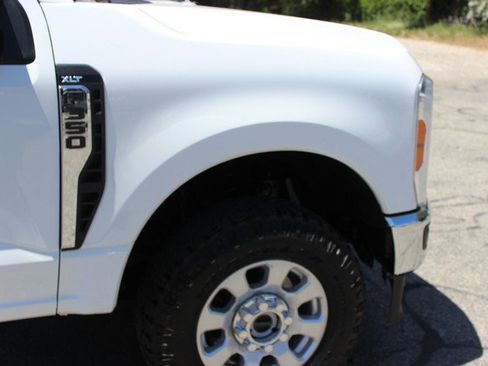 Used 2023 Ford F350 XLT w/ FX4 Off-Road Package AWD/4WD image 7