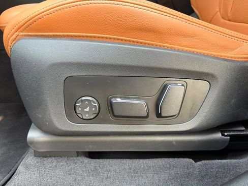 Used 2024 BMW X3 sDrive30i w/ Premium Package w/ZPA RWD image 13
