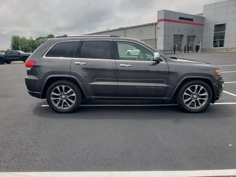 Used 2018 Jeep Grand Cherokee Overland AWD/4WD image 4