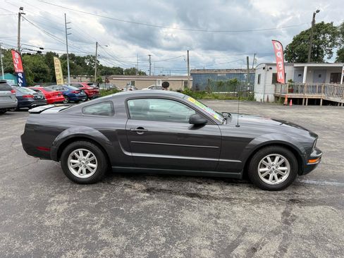 Used 2007 Ford Mustang Premium RWD image 8