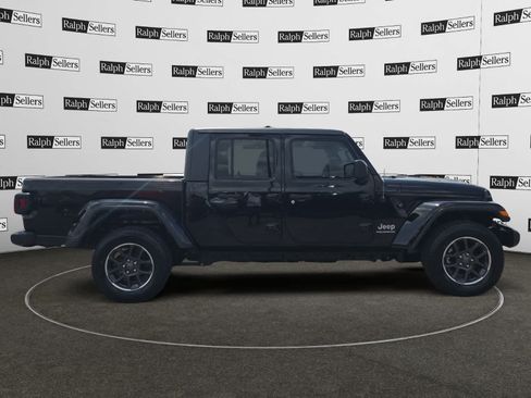 Used 2023 Jeep Gladiator Overland AWD/4WD image 7