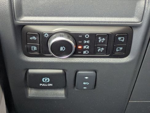 Used 2025 Ford F150 Lariat w/ Equipment Group 501A Mid image 18