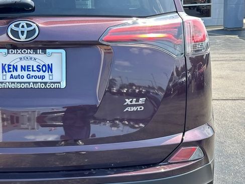 Used 2018 Toyota RAV4 XLE AWD/4WD image 9
