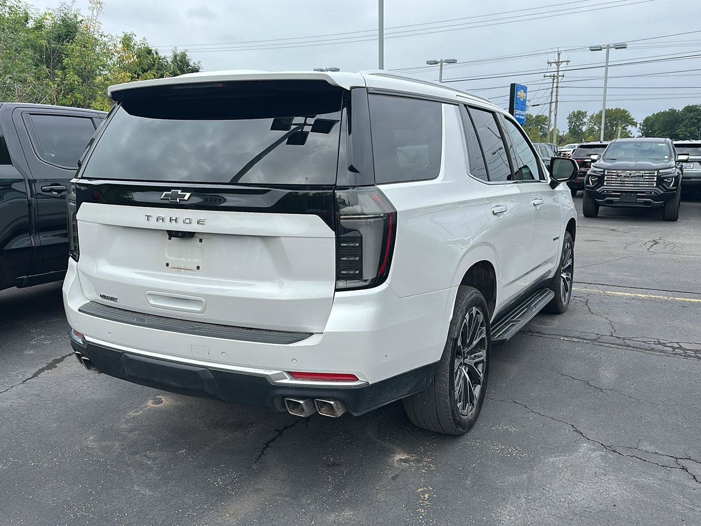 Used 2025 Chevrolet Tahoe High Country w/ Sun And Tow Package AWD/4WD image 2