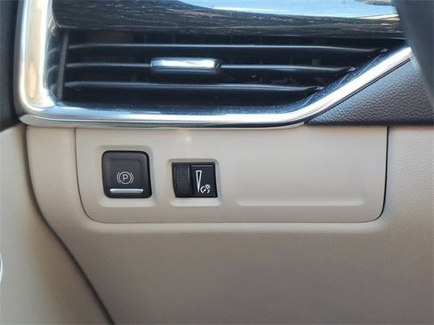 Certified 2022 Cadillac XT4 Premium Luxury w/ Enhanced Visibility Package image 24