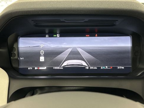 Used 2024 Land Rover Discovery Sport S image 16