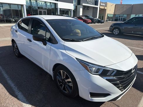 Used 2024 Nissan Versa S w/ S Plus Package image 9