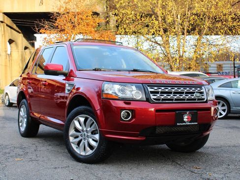 Used 2014 Land Rover LR2 HSE image 1