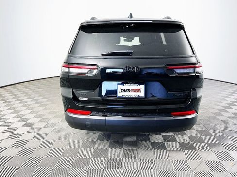 Certified 2025 Jeep Grand Cherokee L Limited w/ Luxury Tech Group II image 10