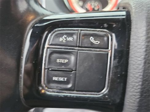 Used 2019 Dodge Grand Caravan SXT image 24