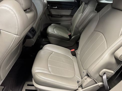 Used 2013 GMC Acadia Denali image 16