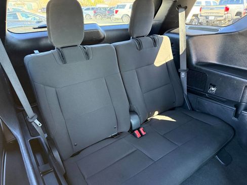 Used 2020 Ford Explorer XLT w/ Comfort Package image 23