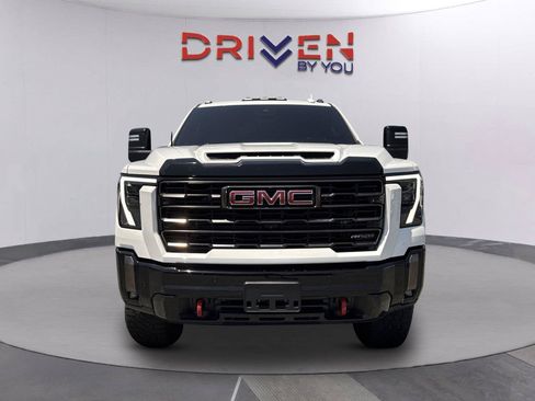 Used 2024 GMC Sierra 2500 AT4X AWD/4WD image 9