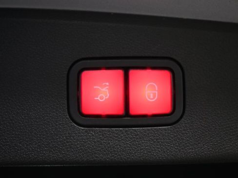 Used 2016 Mercedes-Benz E 350 4MATIC Sedan image 16