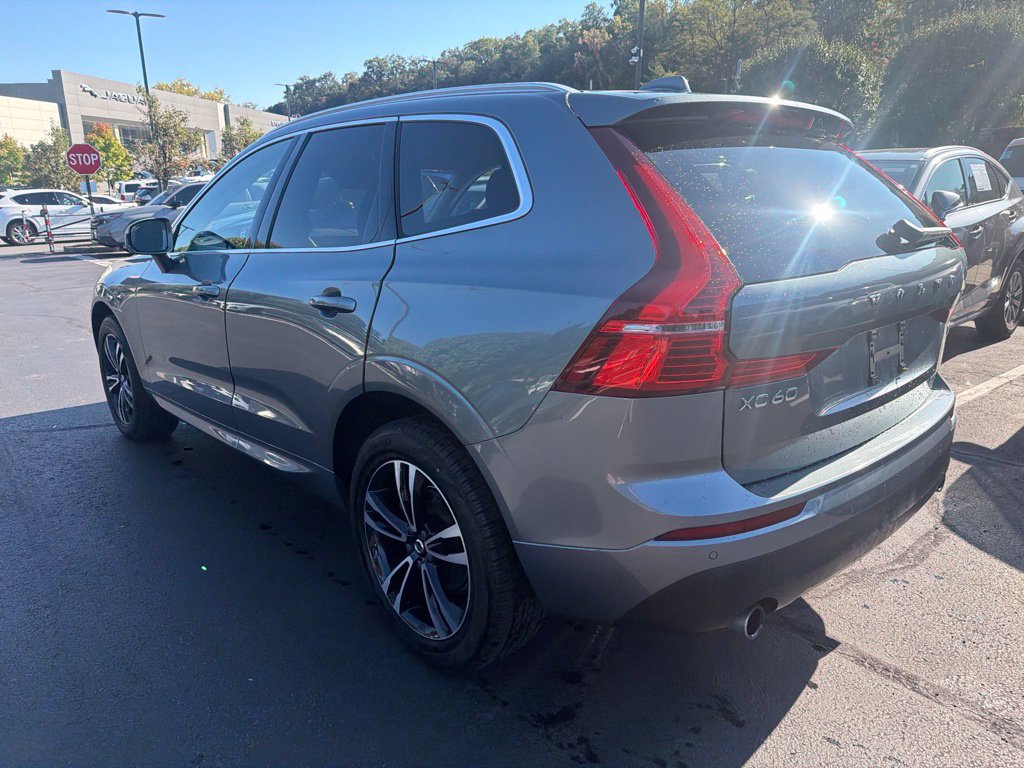 Used 2020 Volvo XC60 T5 Momentum w/ Protection Package AWD/4WD image 2