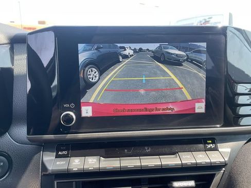 Used 2025 Toyota Camry LE FWD image 23