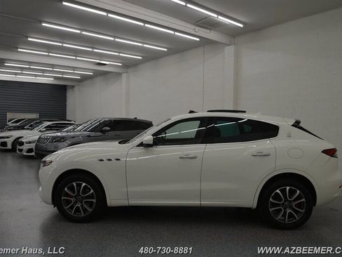 Used 2021 Maserati Levante image 3