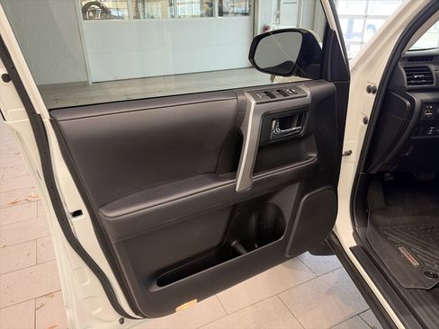 Used 2022 Toyota 4Runner SR5 image 9