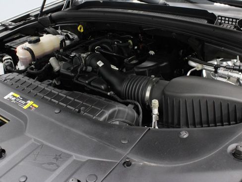 Used 2023 Jeep Grand Cherokee Altitude AWD/4WD image 17