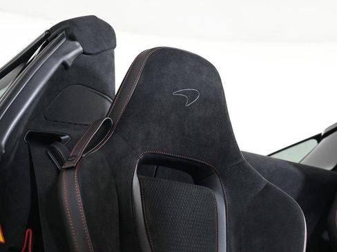 Used 2024 McLaren 750S Spider image 18