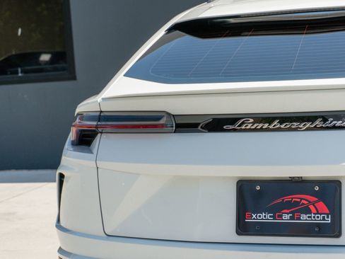 Used 2020 Lamborghini Urus AWD/4WD image 40