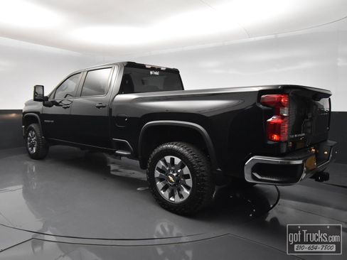 Used 2024 Chevrolet Silverado 2500 LT AWD/4WD image 5