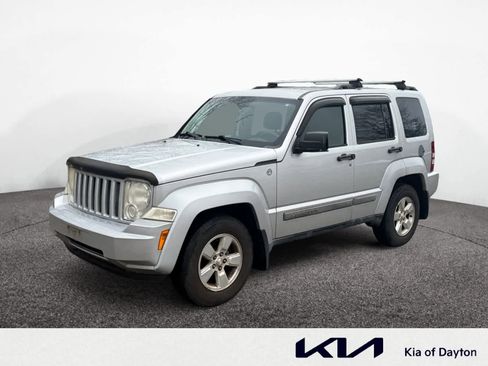 Used 2011 Jeep Liberty Sport image 1
