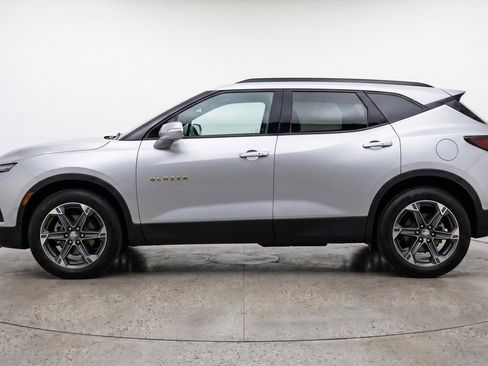 Used 2025 Chevrolet Blazer LT FWD image 5