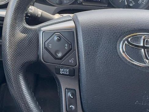 Used 2019 Toyota Tacoma TRD Sport AWD/4WD image 8