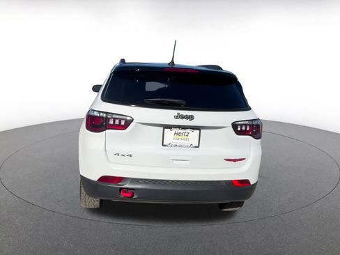 Used 2025 Jeep Compass Trailhawk image 12