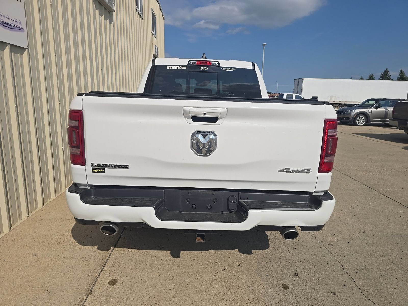 Used 2023 RAM 1500 Laramie AWD/4WD image 7