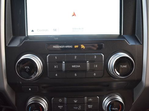 Used 2017 Ford F150 Lariat w/ Equipment Group 502A Luxury image 20